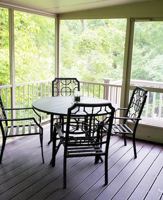 columbus-screened-in-patio a screened in back porch or patio